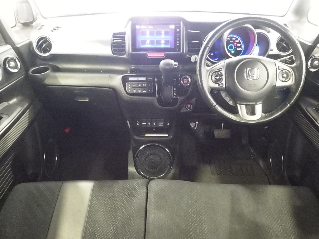 HONDA N-BOX SLASH