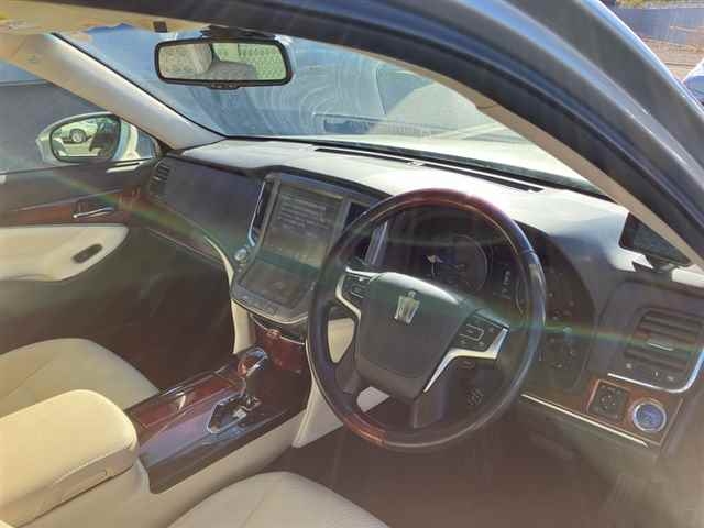 TOYOTA CROWN MAJESTA