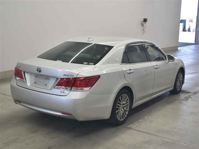 TOYOTA CROWN MAJESTA