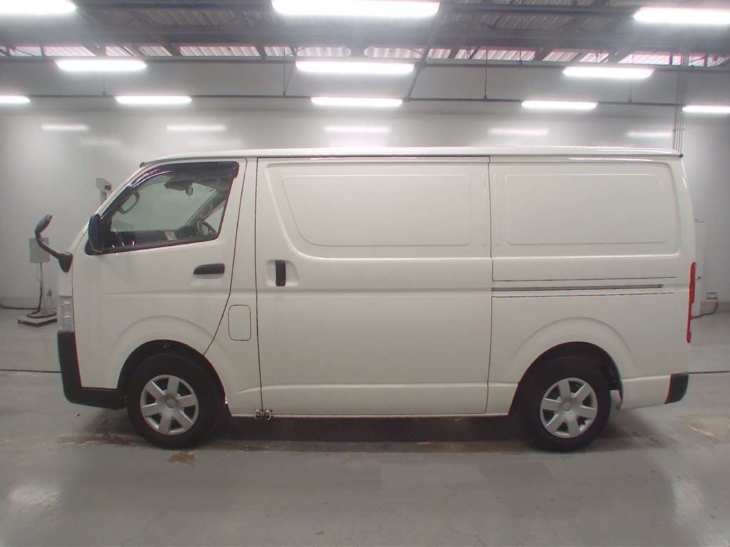 TOYOTA REGIUS ACE