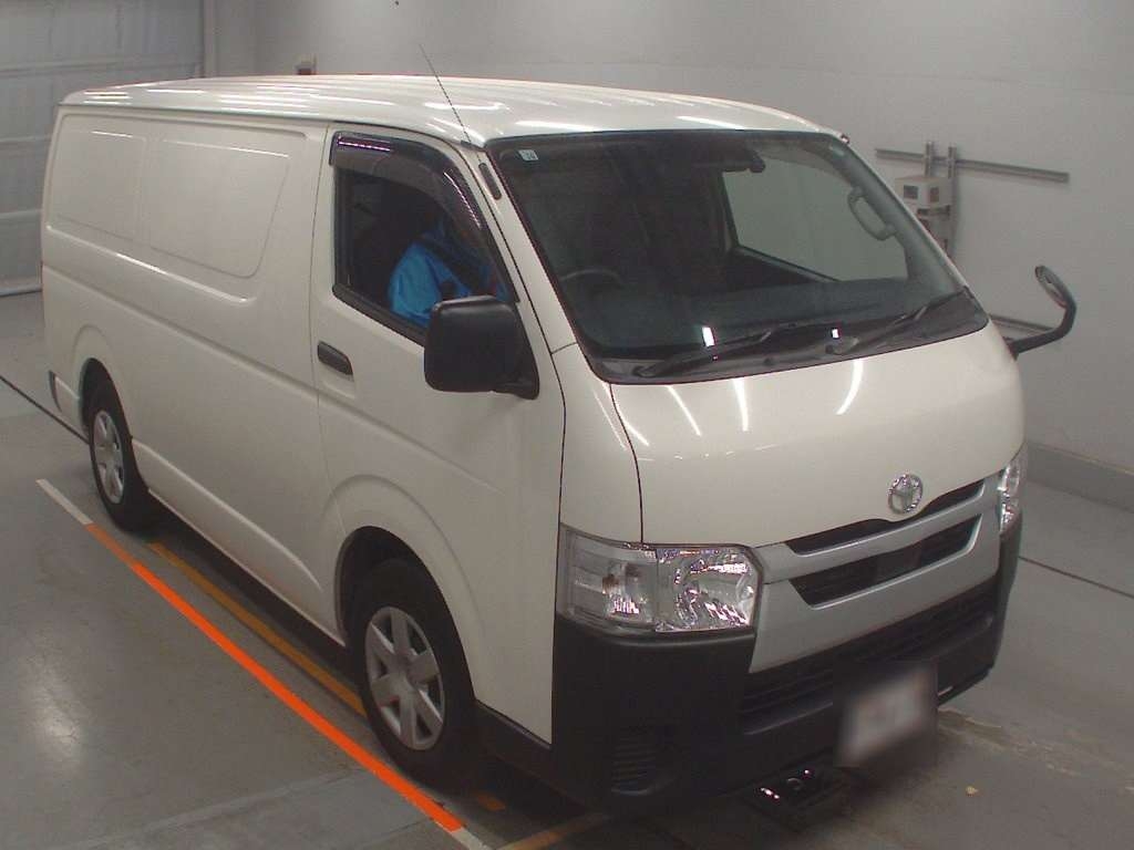 TOYOTA REGIUS ACE