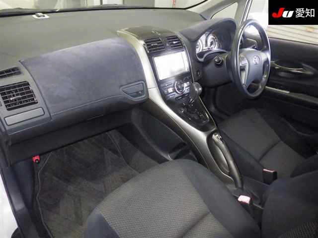 TOYOTA BLADE