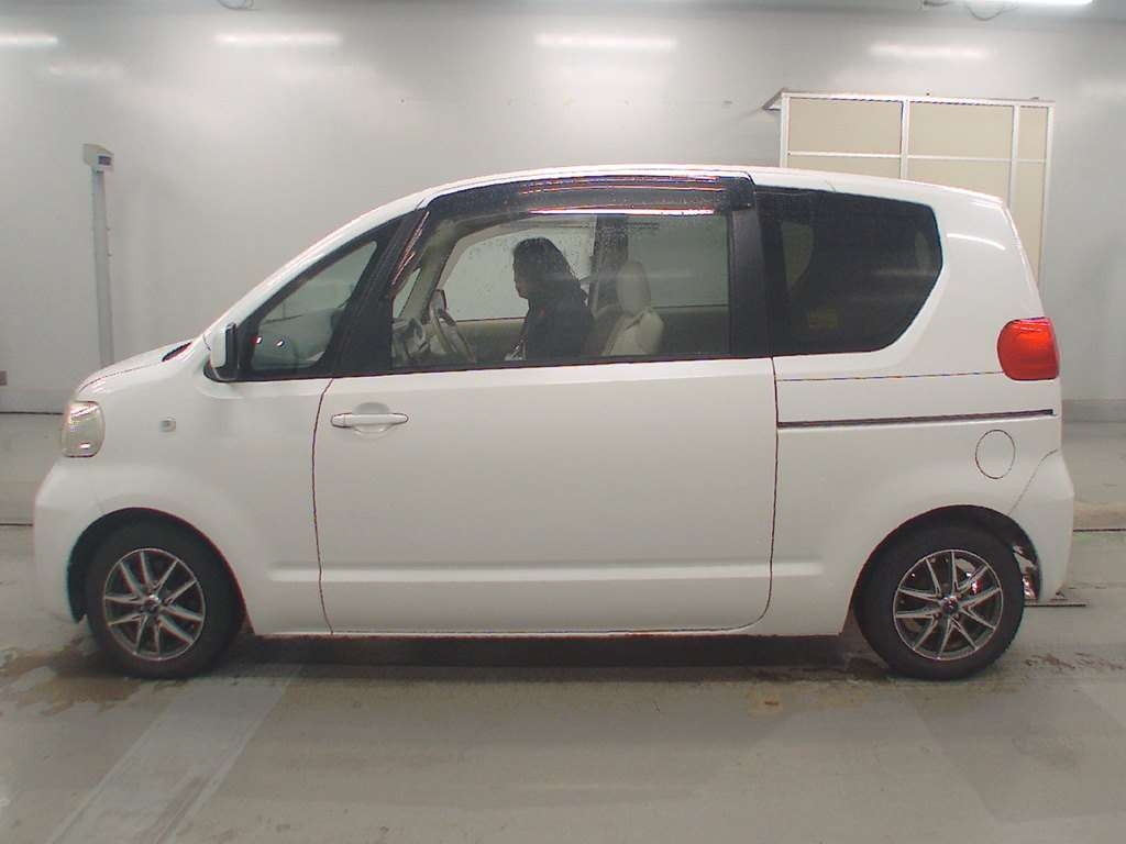 TOYOTA PORTE