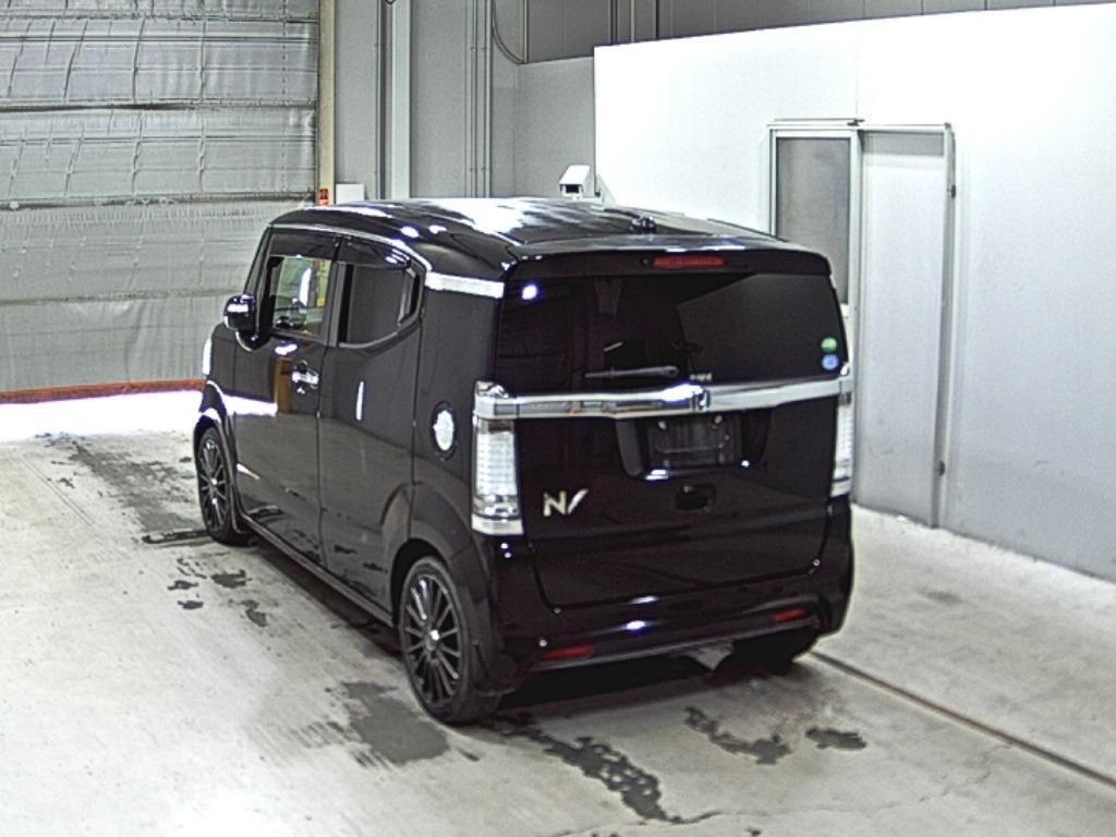HONDA N-BOX SLASH