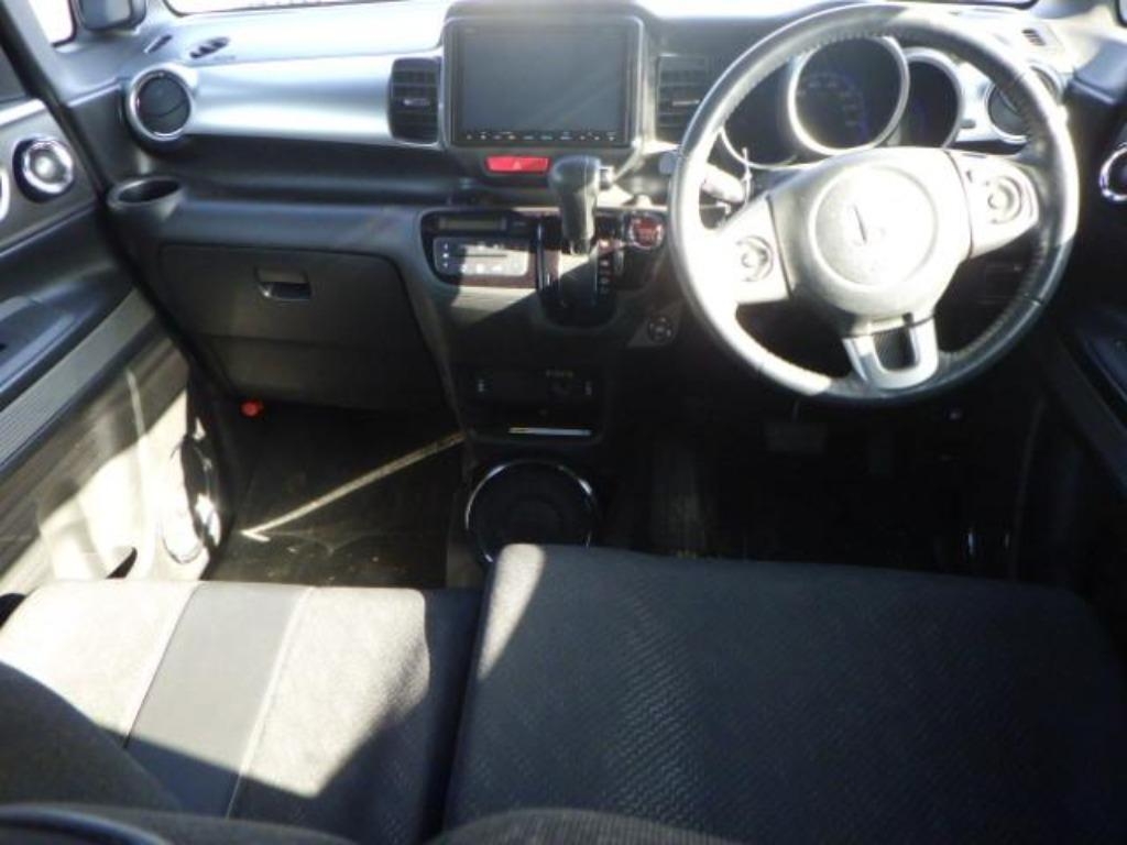 HONDA N-BOX SLASH