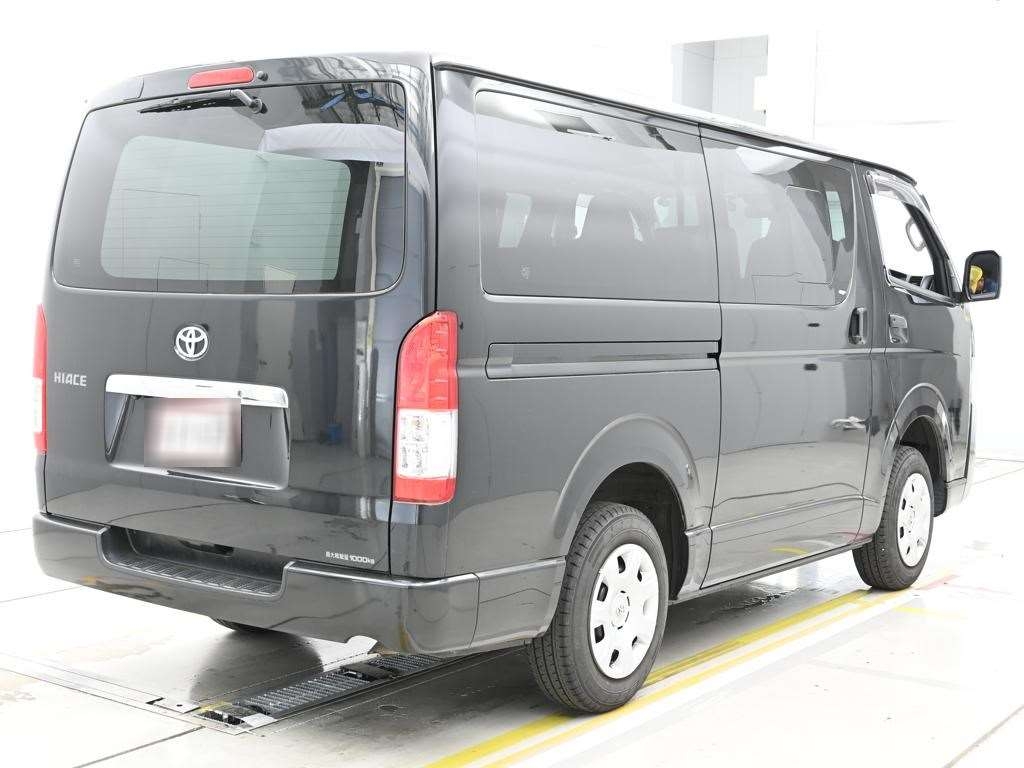 TOYOTA REGIUS ACE