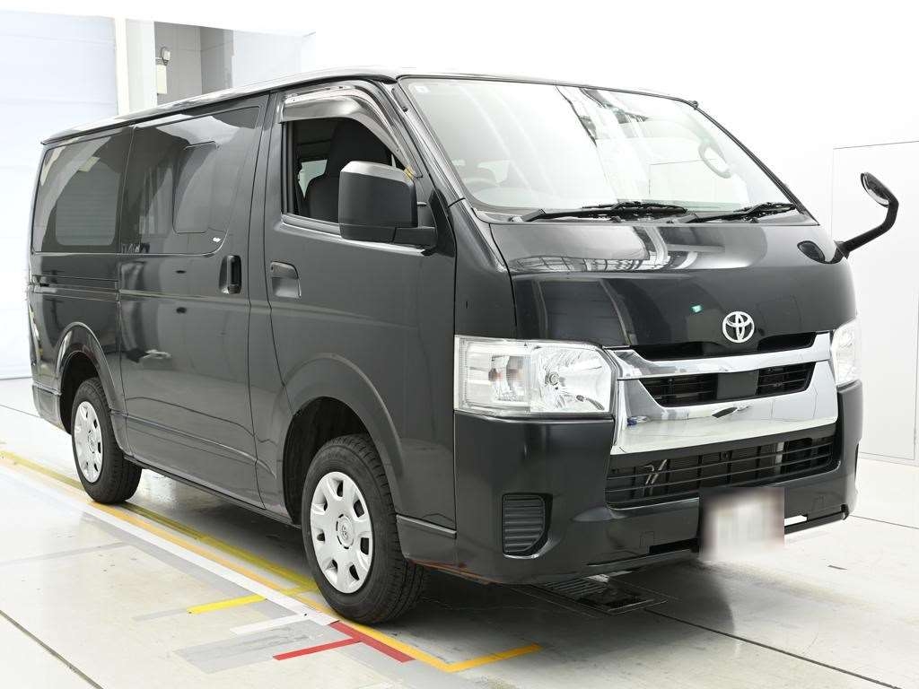 TOYOTA REGIUS ACE
