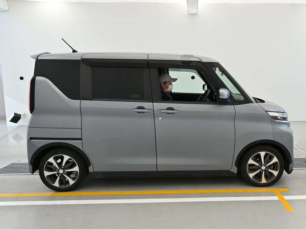 MITSUBISHI EK SPACE