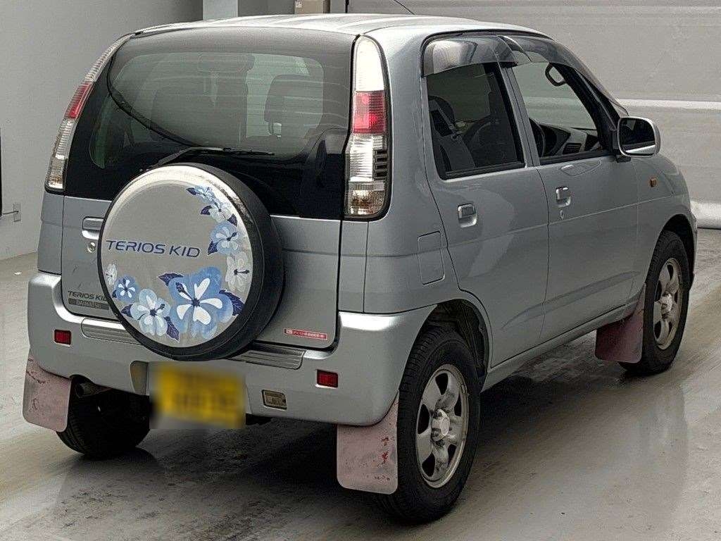 DAIHATSU TERIOS KID