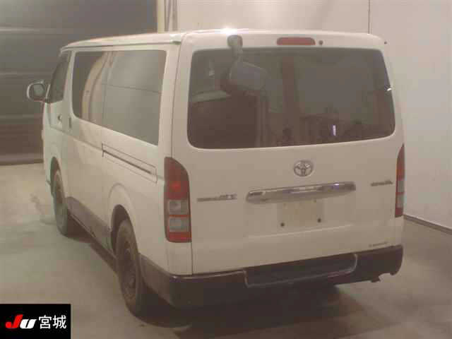 TOYOTA REGIUS ACE