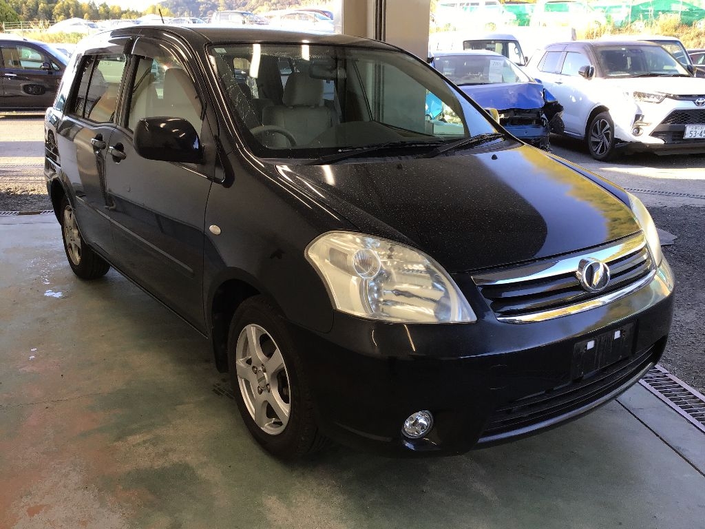 TOYOTA RAUM