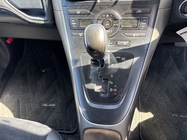 TOYOTA BLADE