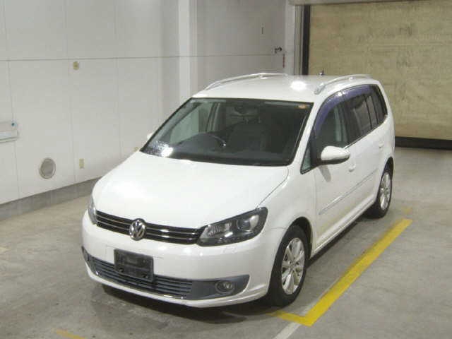 VOLKSWAGEN TOURAN