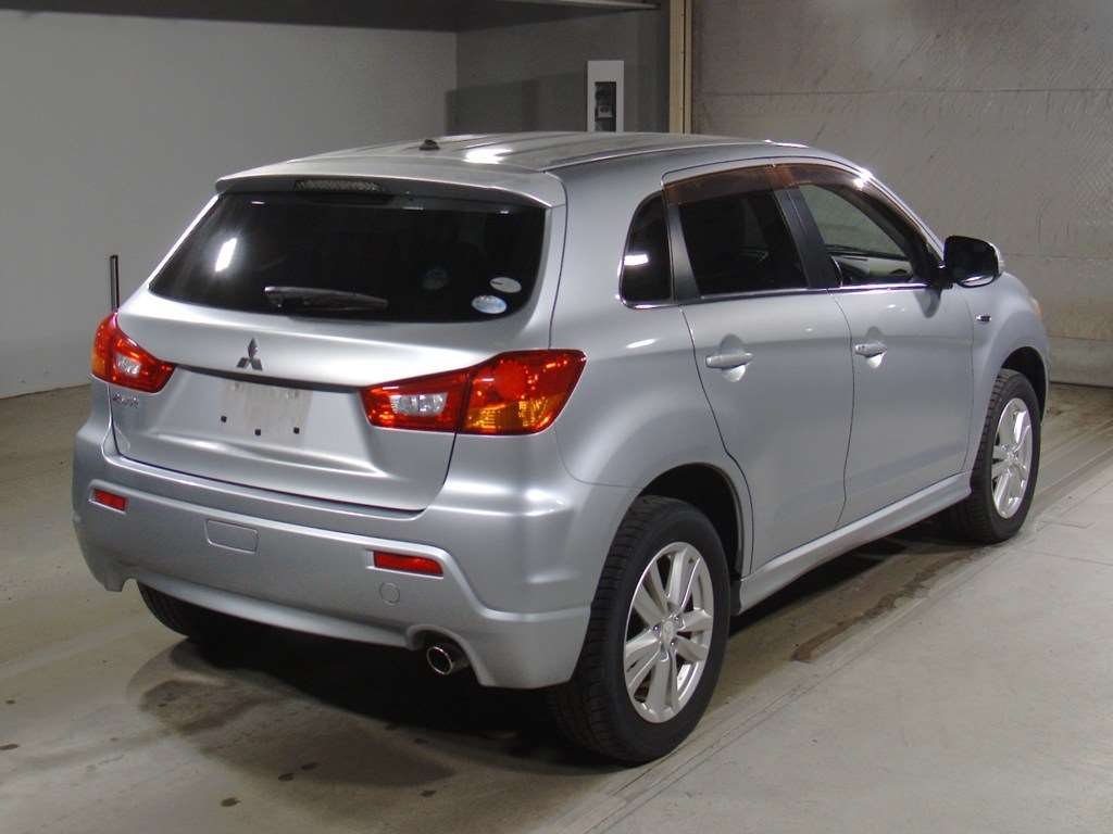 MITSUBISHI RVR