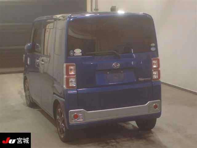 DAIHATSU WAKE