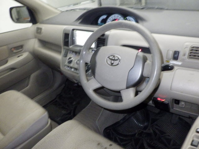 TOYOTA RAUM