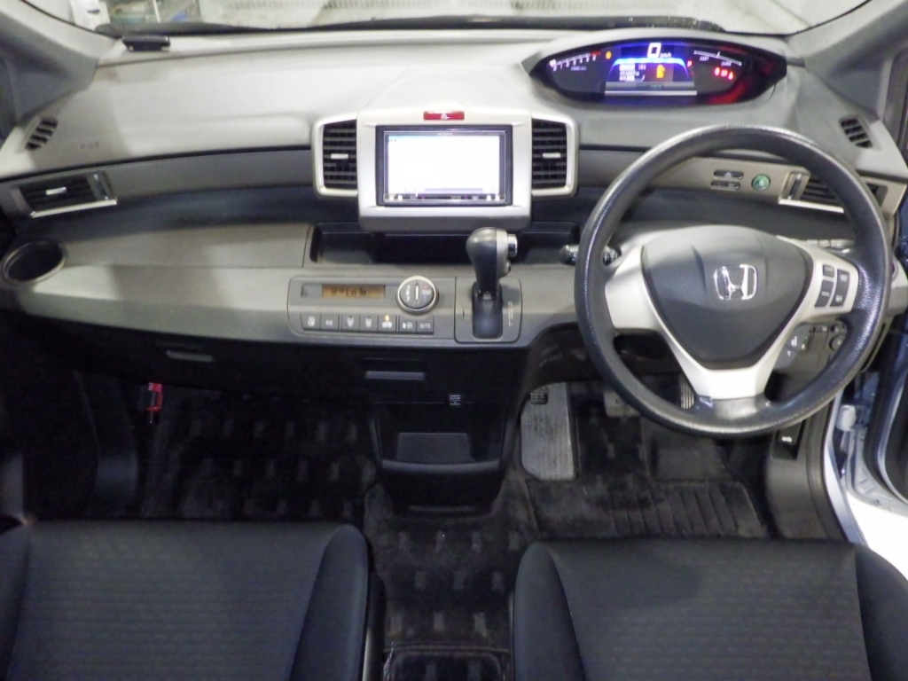 HONDA FREED SPIKE