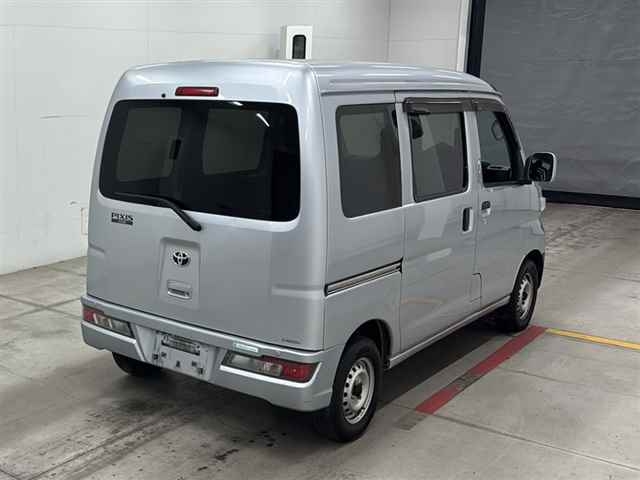 TOYOTA PIXIS VAN