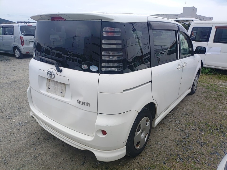 TOYOTA SIENTA
