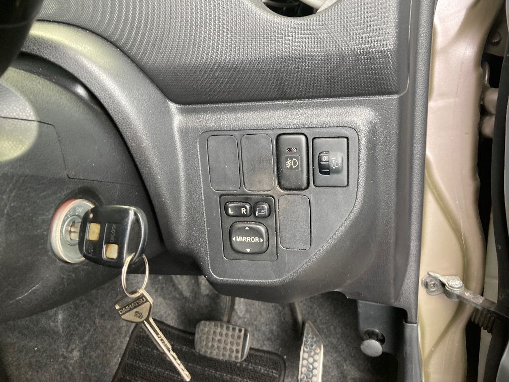 DAIHATSU ESSE