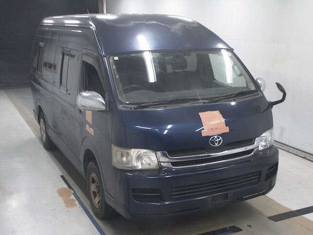 TOYOTA HIACE