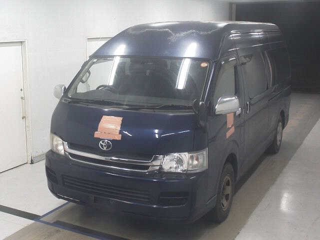 TOYOTA HIACE