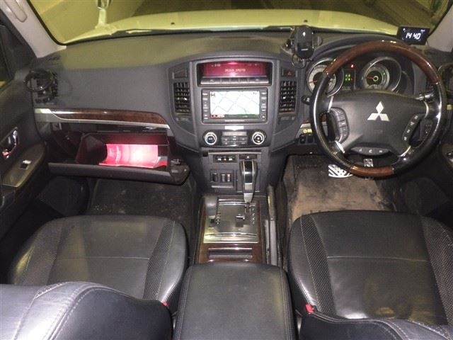 MITSUBISHI PAJERO