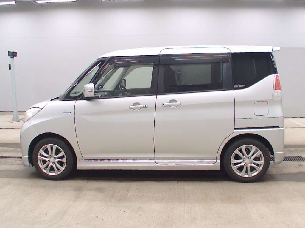 MITSUBISHI DELICA D:2