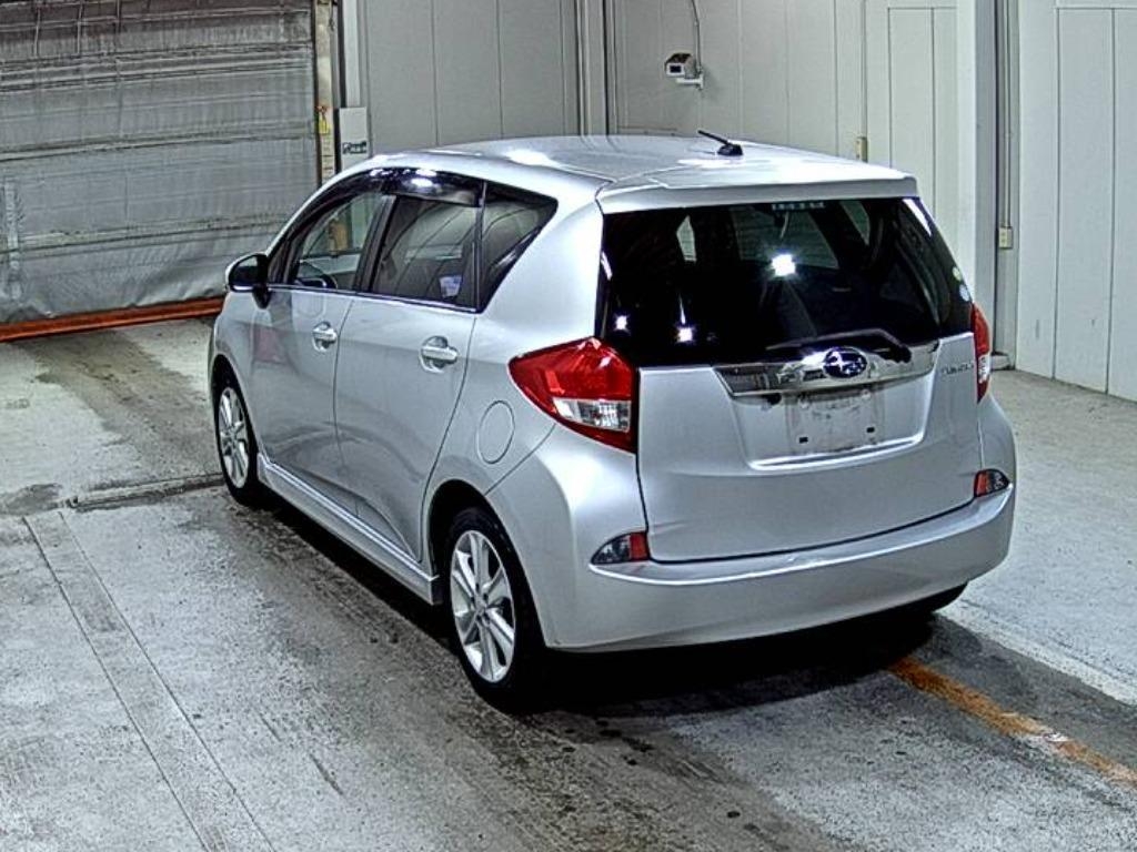 SUBARU TREZIA