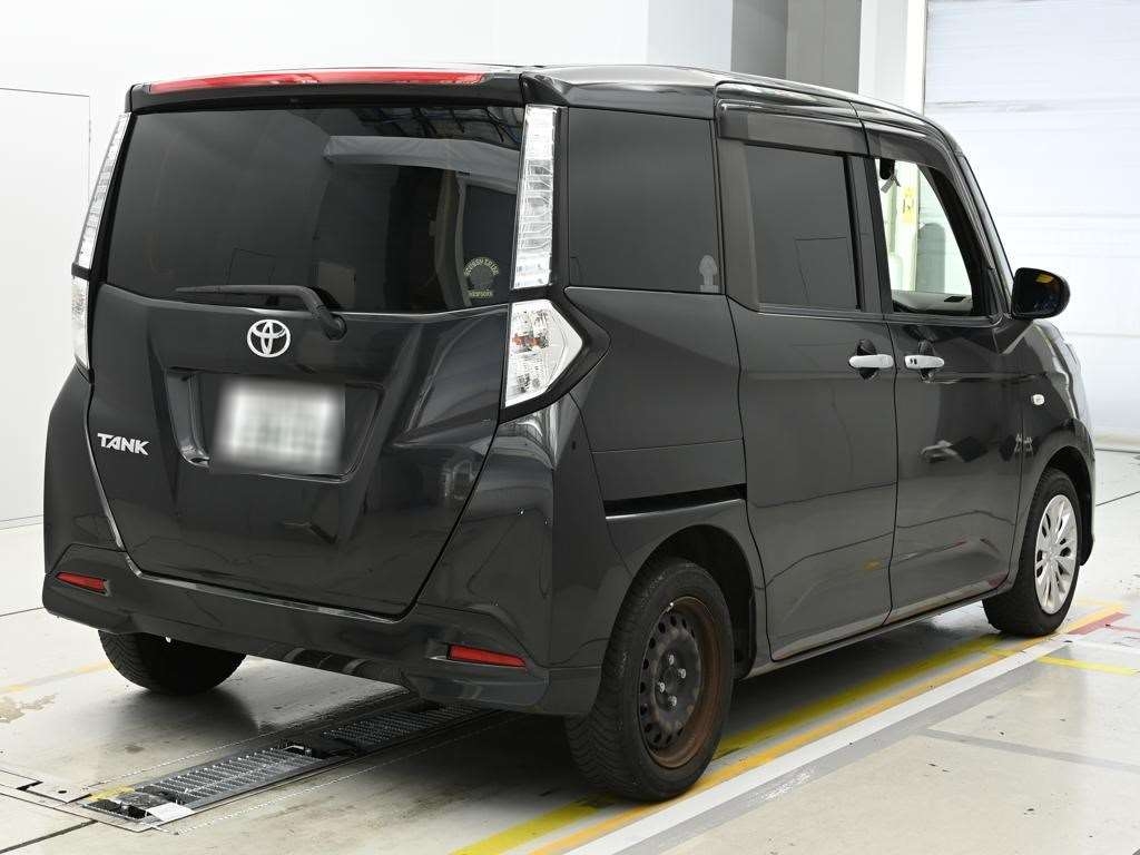 TOYOTA TANK