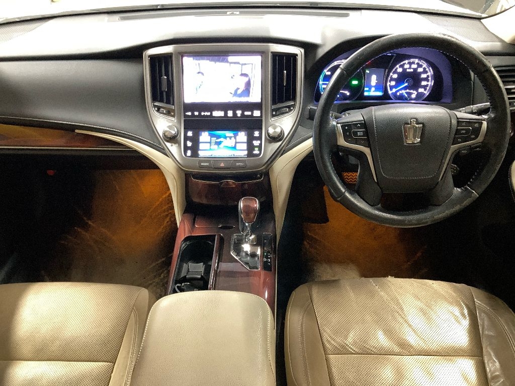 TOYOTA CROWN