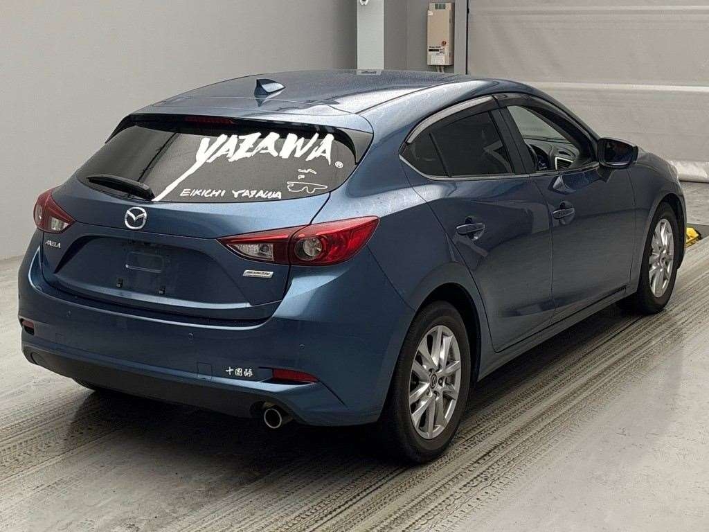 MAZDA AXELA