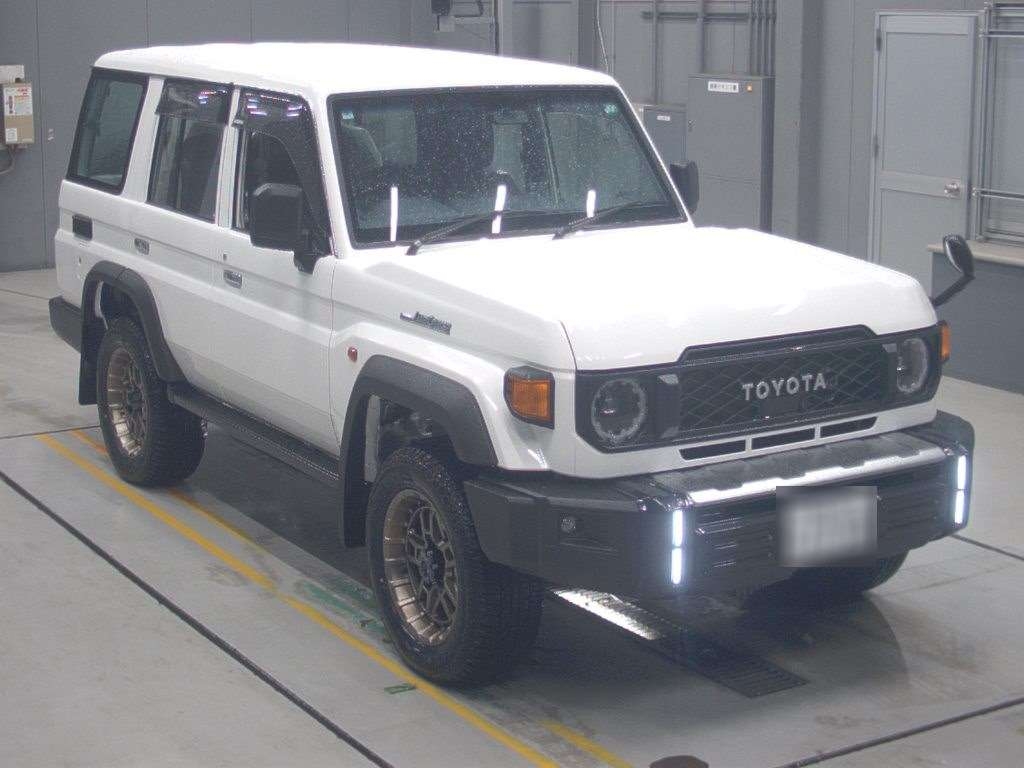 TOYOTA LAND CRUISER