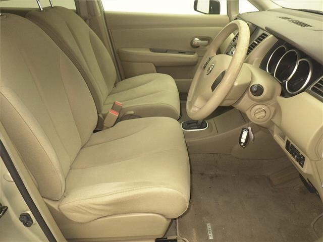 NISSAN TIIDA