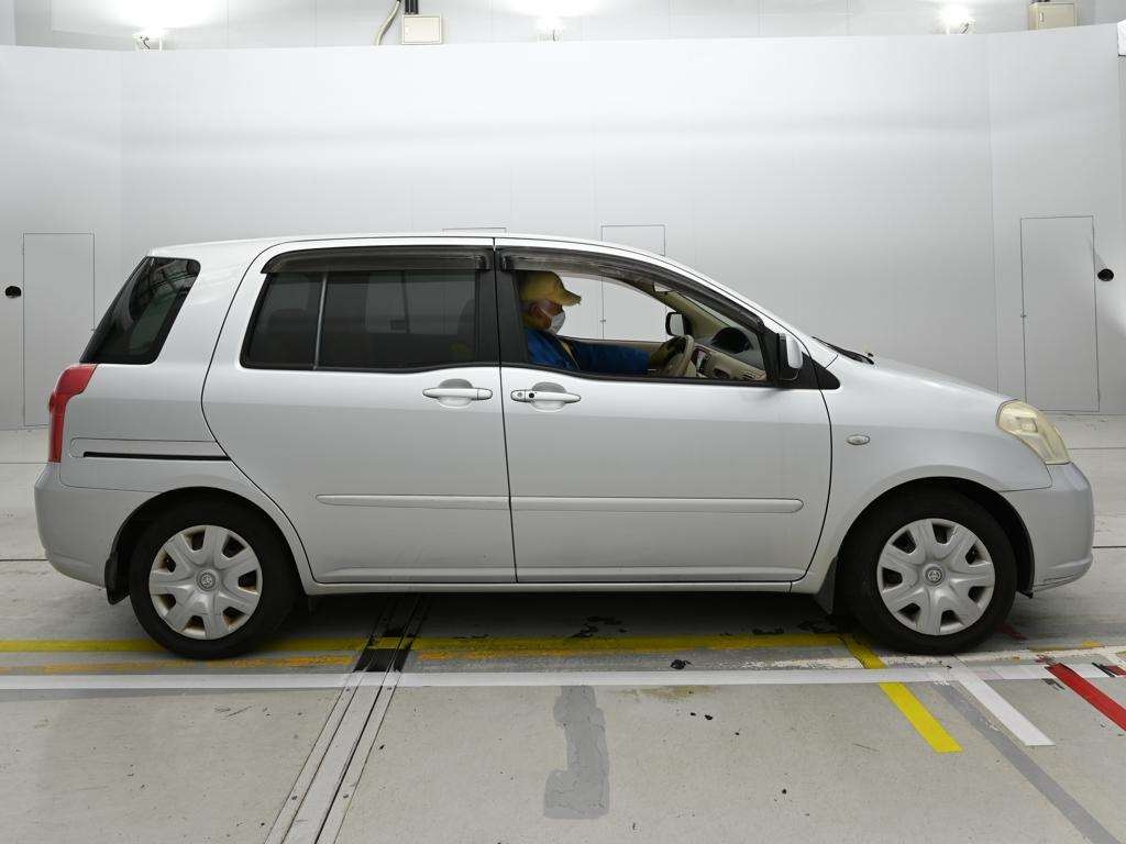 TOYOTA RAUM