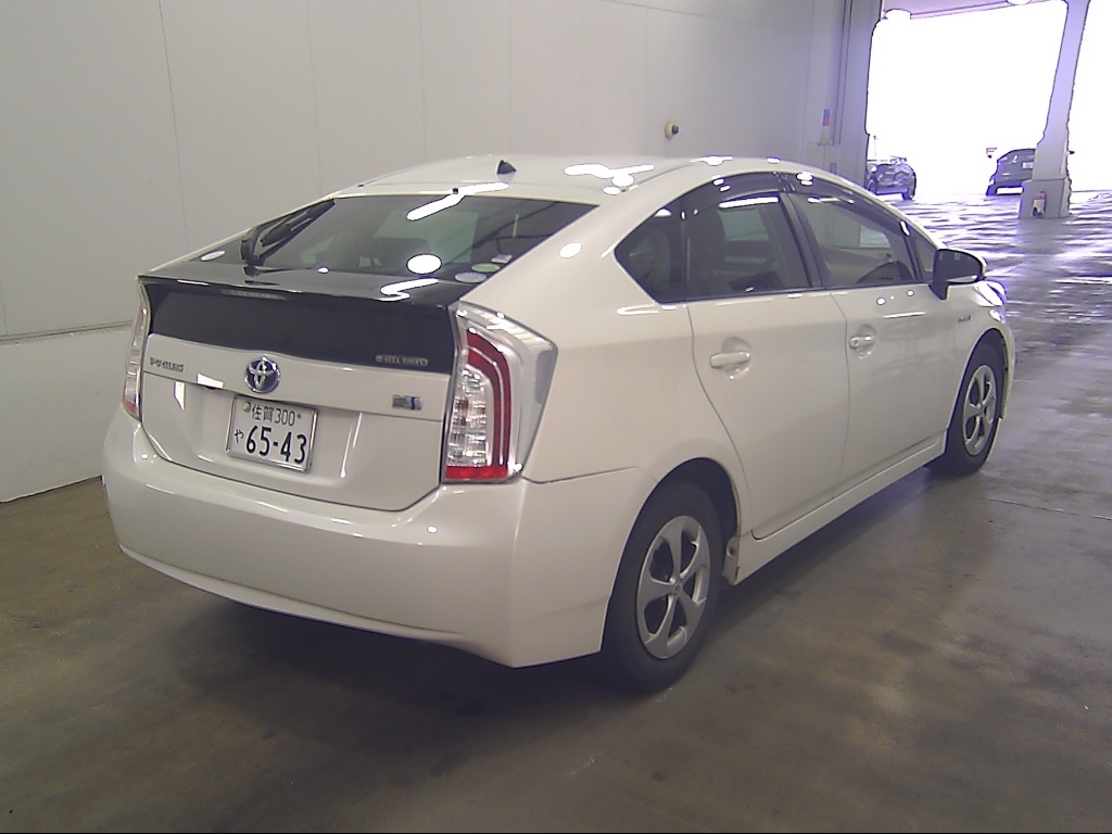 TOYOTA PRIUS