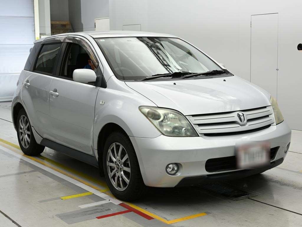 TOYOTA IST