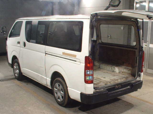 TOYOTA REGIUS ACE