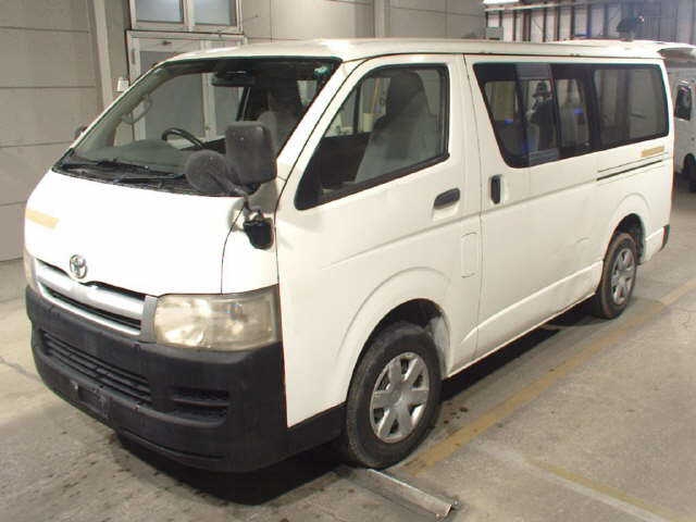 TOYOTA REGIUS ACE