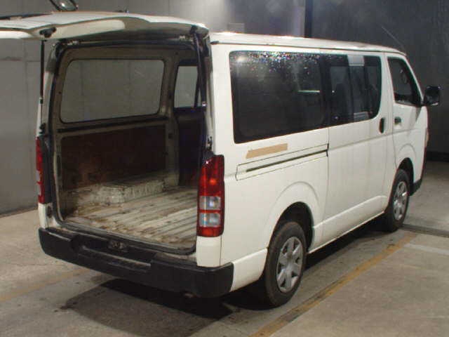 TOYOTA REGIUS ACE