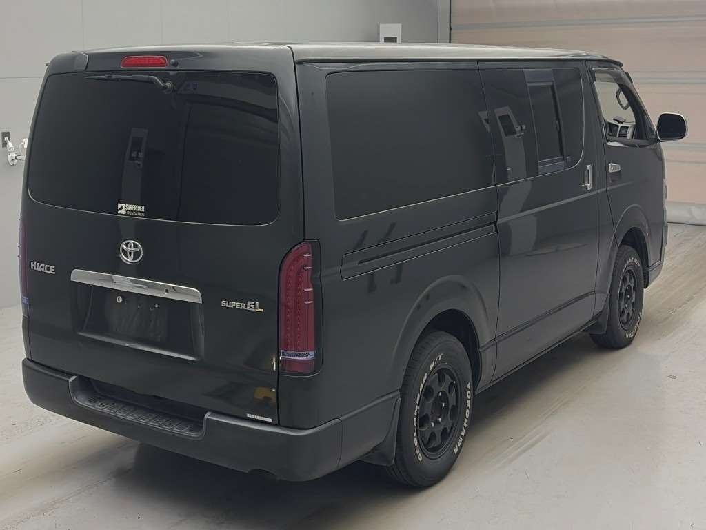 TOYOTA REGIUS ACE