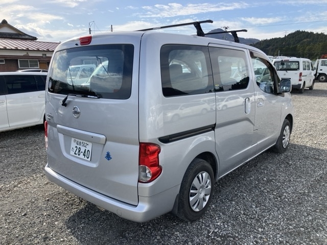 NISSAN NV200