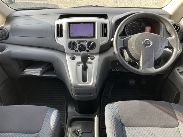NISSAN NV200