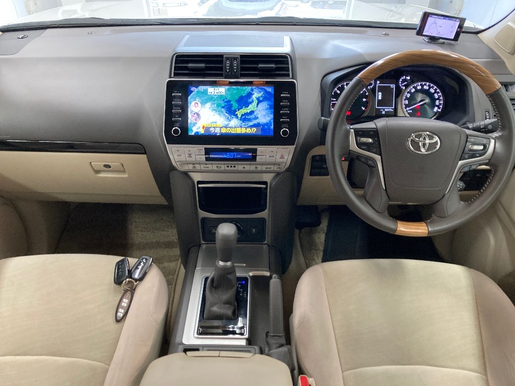 TOYOTA LAND CRUISER PRADO
