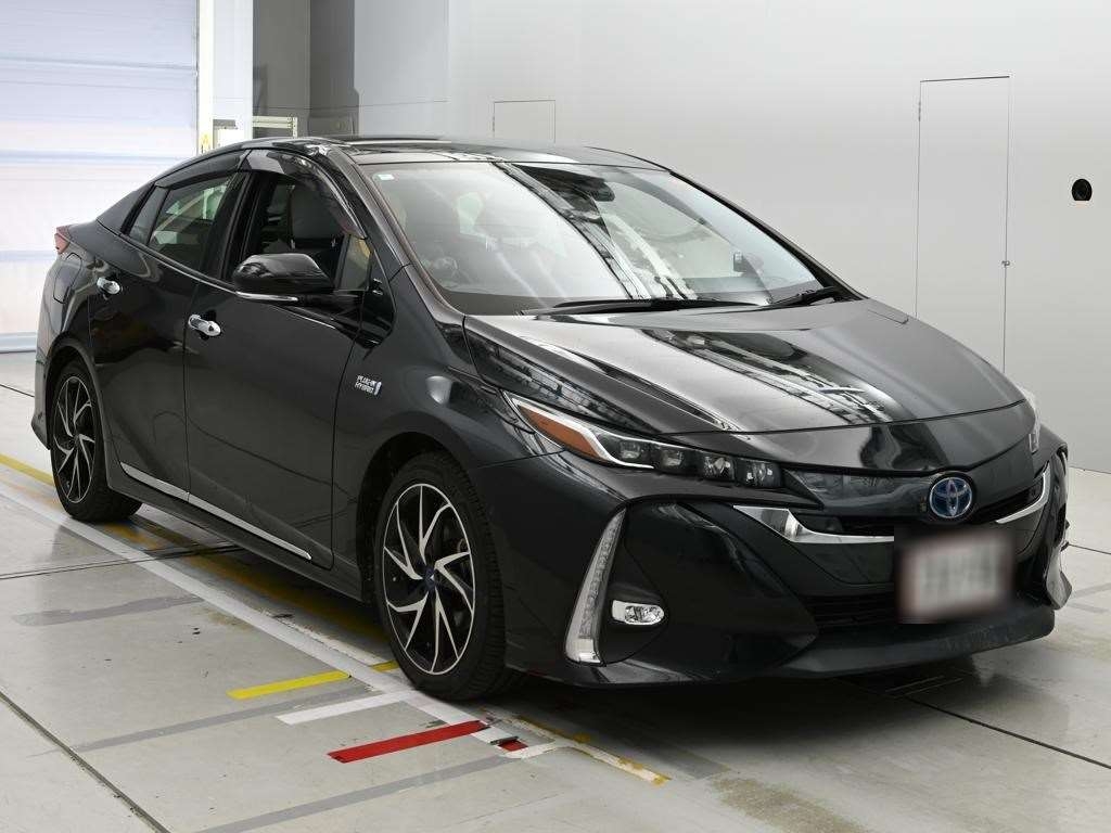 TOYOTA PRIUS PHV