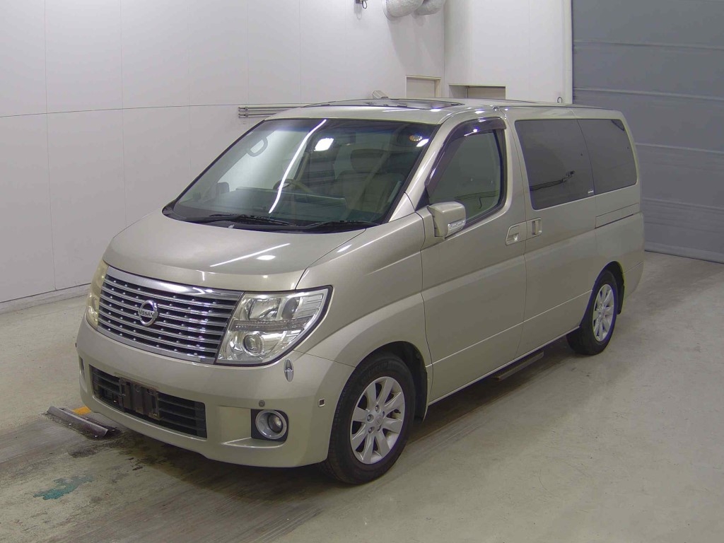 NISSAN ELGRAND