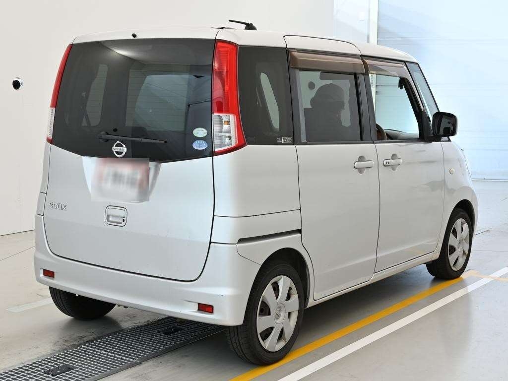 NISSAN ROOX