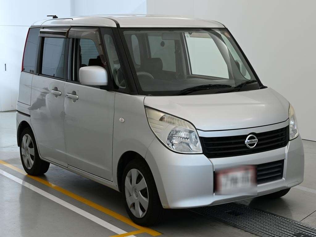 NISSAN ROOX
