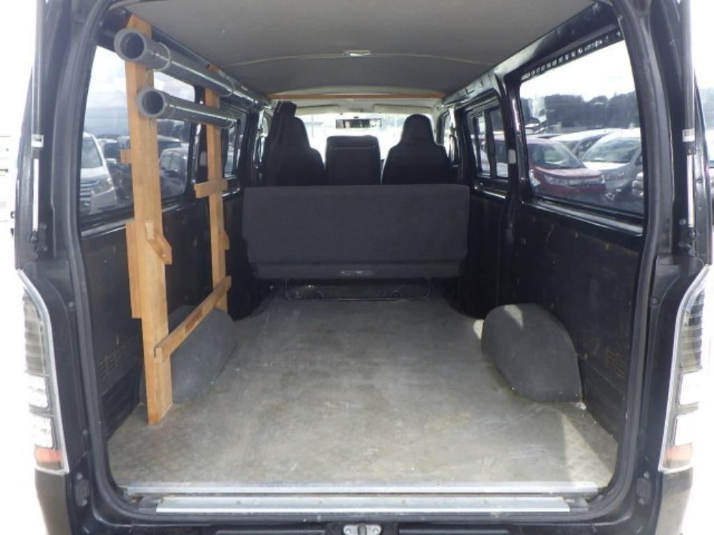 TOYOTA REGIUS ACE