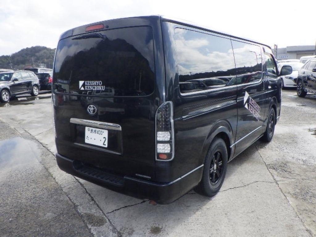 TOYOTA REGIUS ACE